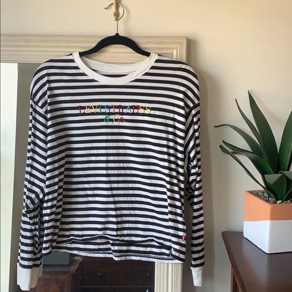 Levi’s Levi Strauss rainbow logo t-shirt ✨